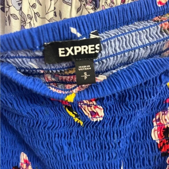 Floral Maxi Dresses - Blue and White - Picture 6 of 8